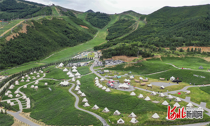 张家口市崇礼区富龙滑雪场露营区.jpg